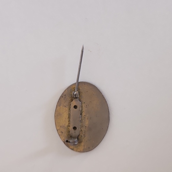 Vintage Beaver Pin - Picture 2 of 2